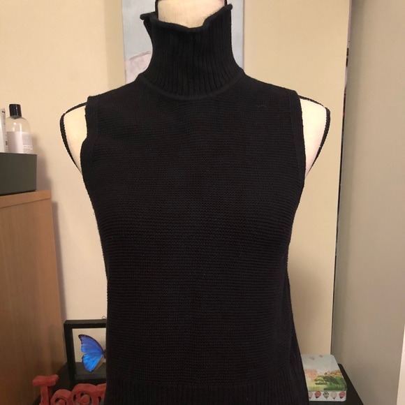 GAP Sweaters - Sleeveless T-Neck Sweater Top